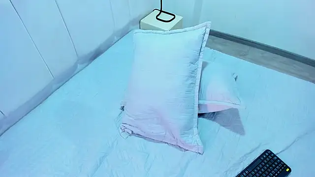 AbrilSonne online show from 02-16-25, 06:32