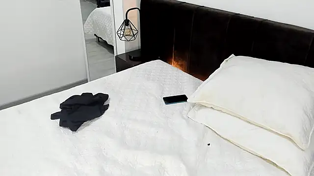 AbrilSonne online show from 03-19-25, 10:53