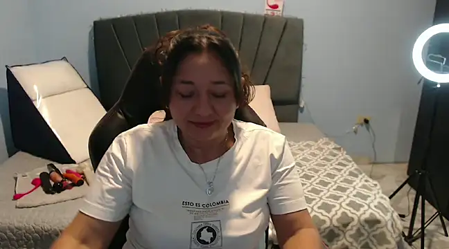 Snapshot of AngelRouss chatting on 02-05-25, 02:08 AngelRouss online show from 02-05-25, 02:08