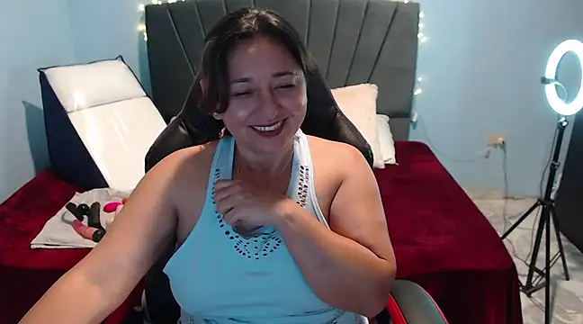 Snapshot of AngelRouss chatting on 02-10-25, 01:55 AngelRouss online show from 02-10-25, 01:55