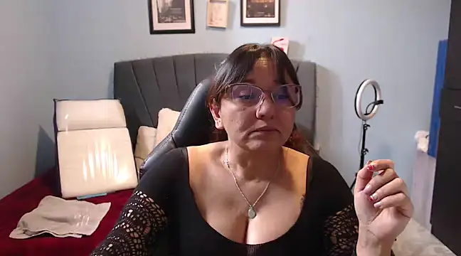 Snapshot of AngelRouss chatting on 02-25-25, 02:00 AngelRouss online show from 02-25-25, 02:00