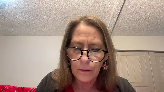 Snapshot of Keywest_Kate chatting on 01-01-25, 04:50 Keywest Kate online show from 01-01-25, 04:50