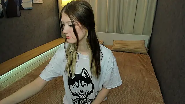 Snapshot of Lina_Vi chatting on 01-15-25, 09:20 Lina Vi online show from 01-15-25, 09:20