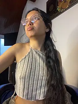 Snapshot of Rosita_forever_ chatting on 11-29-25, 02:53 Rosita forever online show from 11-29-25, 02:53