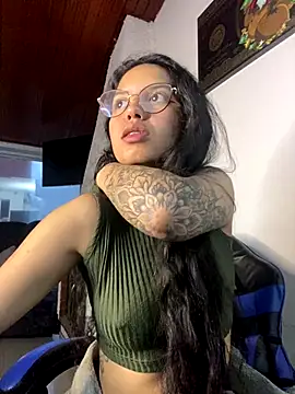 Snapshot of Rosita_forever_ chatting on 12-17-25, 03:18 Rosita forever online show from 12-17-25, 03:18