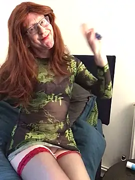 Snapshot of Valerie-4-U chatting on 01-19-25, 01:01 Valerie-4-U online show from 01-19-25, 01:01