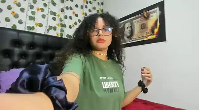 Snapshot of Luluhot_69 chatting on 01-05-25, 06:13 Luluhot 69 online show from 01-05-25, 06:13