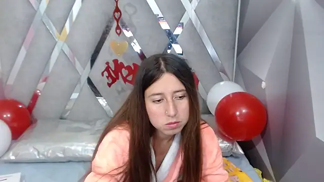 Snapshot of Valeria_grey69 chatting on 02-14-25, 04:31 Valeria grey69 online show from 02-14-25, 04:31