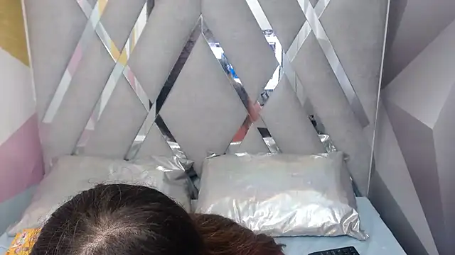 Snapshot of Valeria_grey69 chatting on 02-21-25, 04:37 Valeria grey69 online show from 02-21-25, 04:37