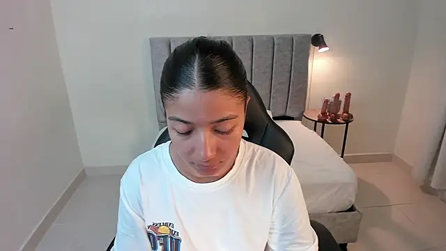 martina roldam online show from 10-22-25, 02:23