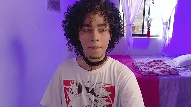 Snapshot of seven7xis chatting on 09-12-25, 09:48 seven7xis online show from 09-12-25, 09:48