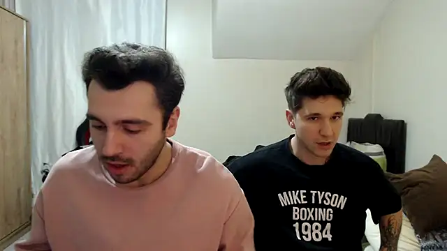 handsomeee04 online show from 10-31-25, 07:59