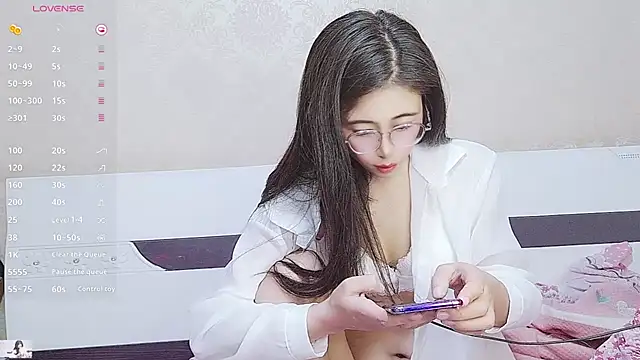 Snapshot of lingling998 chatting on 03-13-25, 01:18 lingling998 online show from 03-13-25, 01:18