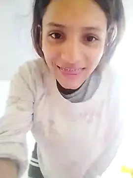 Snapshot of charlotes28 chatting on 01-06-25, 02:03 charlotes28 online show from 01-06-25, 02:03