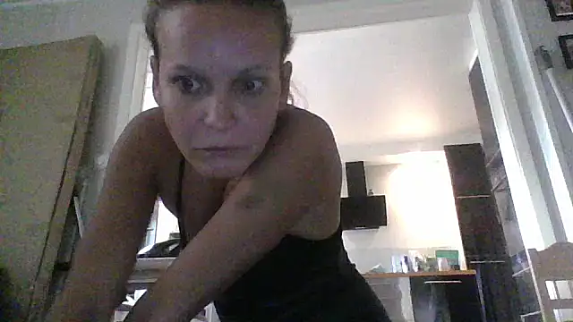 Snapshot of Kennethkine chatting on 10-16-25, 08:37 Kennethkine online show from 10-16-25, 08:37