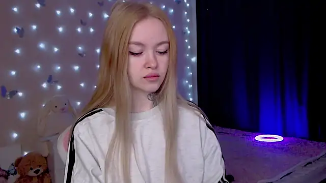 Snapshot of Naughty_Mable chatting on 02-21-26, 01:17 Naughty Mable online show from 02-21-26, 01:17