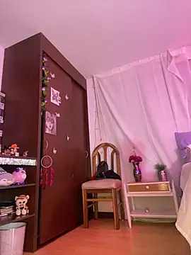 lauuraww online show from 01-14-25, 03:11