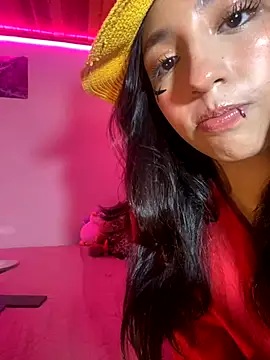 lauuraww online show from 10-23-25, 02:00