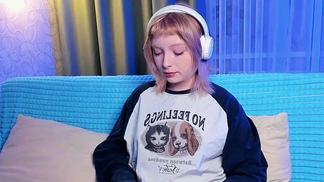 Snapshot of forget_me_not_eve chatting on 10-23-25, 01:21 forget me not eve online show from 10-23-25, 01:21