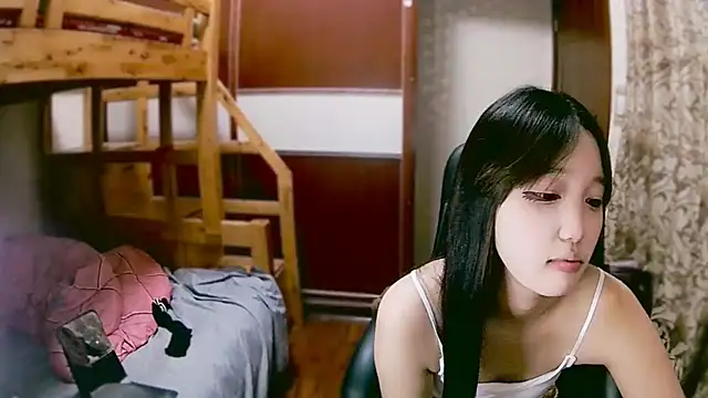 lulu-2002 online show from 12-31-24, 07:18