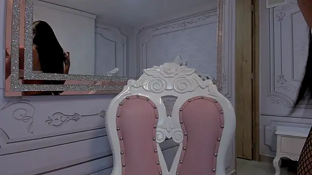 Snapshot of Daphne_Fox_ chatting on 03-06-25, 04:08 Daphne Fox online show from 03-06-25, 04:08