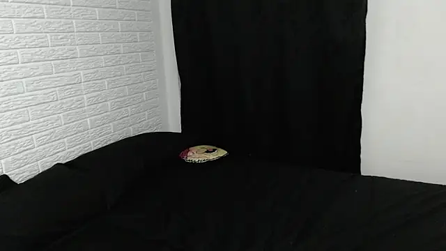 Snapshot of rousstattoo chatting on 01-04-25, 05:16 rousstattoo online show from 01-04-25, 05:16