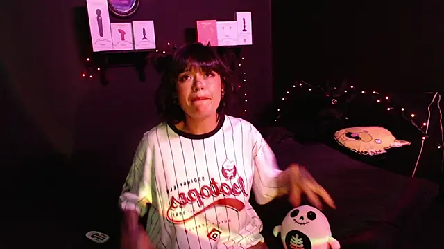 Snapshot of rousstattoo chatting on 10-01-25, 02:17 rousstattoo online show from 10-01-25, 02:17