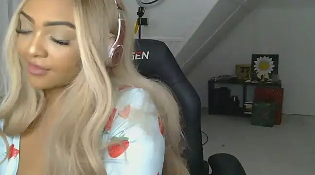 jaslenelovely online show from 01-15-25, 11:30
