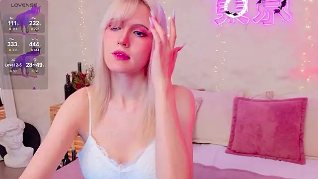 Snapshot of NellieLoyns chatting on 10-29-25, 05:14 NellieLoyns online show from 10-29-25, 05:14