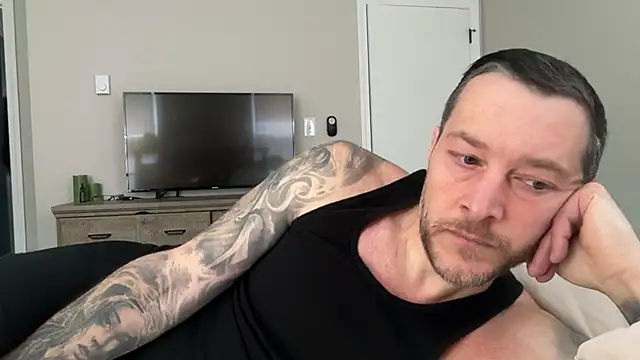 Snapshot of moon-boy chatting on 12-30-24, 03:35 moon-boy online show from 12-30-24, 03:35