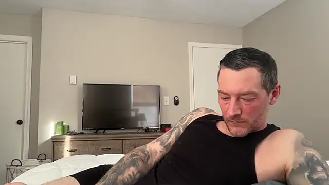 Snapshot of moon-boy chatting on 01-24-25, 08:00 moon-boy online show from 01-24-25, 08:00