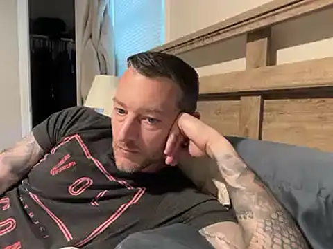 Snapshot of moon-boy chatting on 09-25-25, 04:43 moon-boy online show from 09-25-25, 04:43