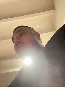 El Titan1998 online show from 12-21-24, 03:58