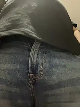 El Titan1998 online show from 12-27-24, 01:22