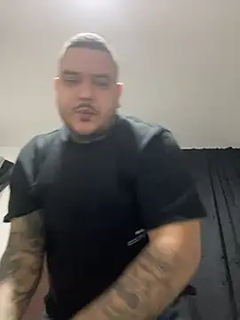 El Titan1998 online show from 12-27-24, 04:47