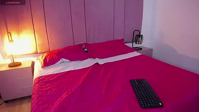 PamelaEvans   online show from 02-04-25, 08:17