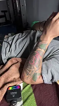 Snapshot of Beboteejoel chatting on 11-21-25, 01:10 Beboteejoel online show from 11-21-25, 01:10