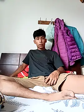 Snapshot of Andres123cv chatting on 11-23-25, 04:51 Andres123cv online show from 11-23-25, 04:51