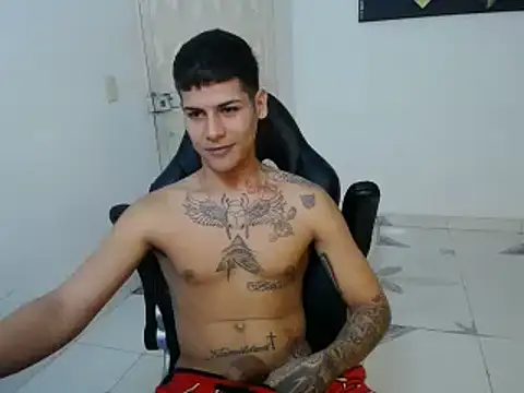 Snapshot of Clyde019 chatting on 01-05-25, 07:28 Clyde019 online show from 01-05-25, 07:28