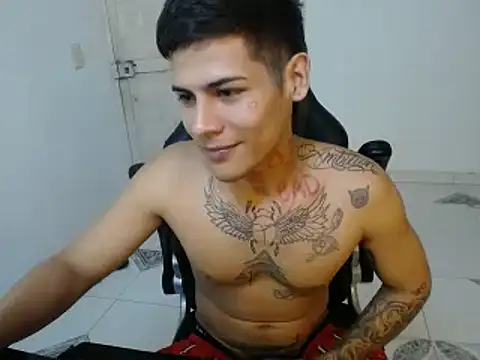 Snapshot of Clyde019 chatting on 01-05-25, 10:29 Clyde019 online show from 01-05-25, 10:29