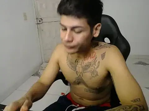 Snapshot of Clyde019 chatting on 01-16-25, 02:09 Clyde019 online show from 01-16-25, 02:09