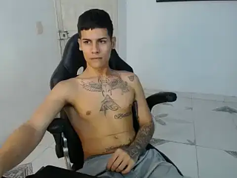 Snapshot of Clyde019 chatting on 02-03-25, 08:13 Clyde019 online show from 02-03-25, 08:13