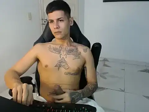 Snapshot of Clyde019 chatting on 02-11-25, 09:25 Clyde019 online show from 02-11-25, 09:25