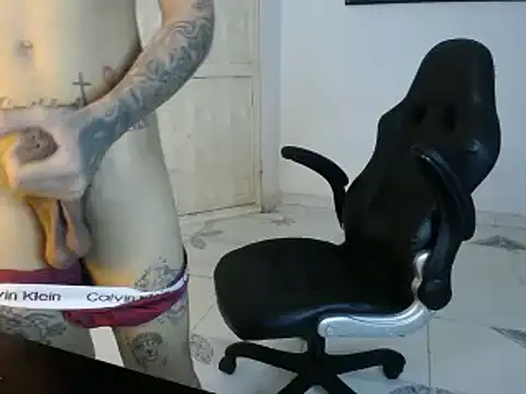 Snapshot of Clyde019 chatting on 02-13-25, 08:55 Clyde019 online show from 02-13-25, 08:55