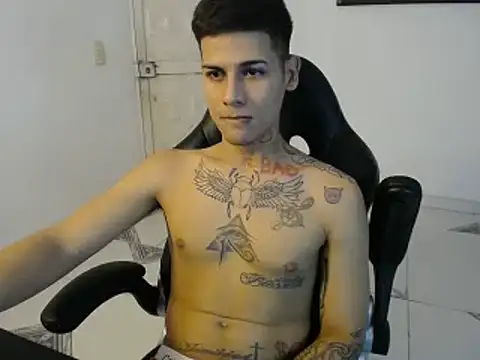 Snapshot of Clyde019 chatting on 02-14-25, 08:48 Clyde019 online show from 02-14-25, 08:48