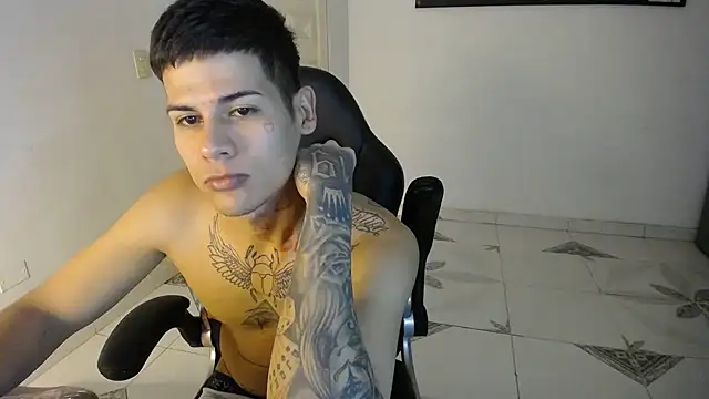 Snapshot of Clyde019 chatting on 02-22-25, 01:55 Clyde019 online show from 02-22-25, 01:55