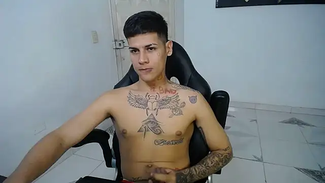 Snapshot of Clyde019 chatting on 02-28-25, 09:44 Clyde019 online show from 02-28-25, 09:44