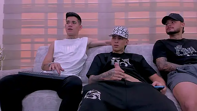 Snapshot of hell_twink chatting on 12-26-24, 07:49 hell twink online show from 12-26-24, 07:49