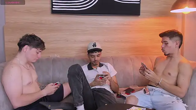 Snapshot of hell_twink chatting on 09-27-25, 10:04 hell twink online show from 09-27-25, 10:04