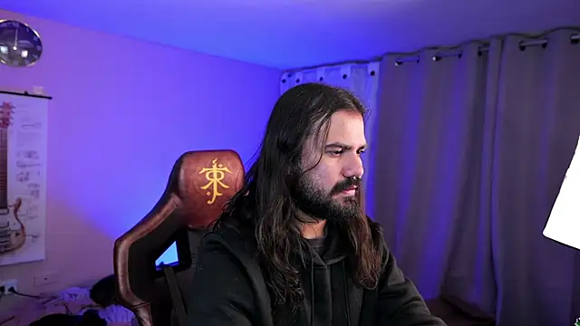 Snapshot of _aragorn__ chatting on 12-04-25, 07:50 aragorn online show from 12-04-25, 07:50